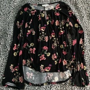 Flowy sleeved floral shirt